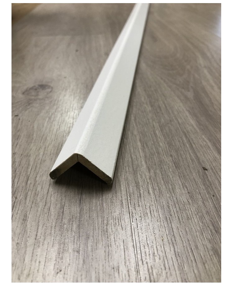 Baguette d'angle MDF prépeinte blanc 28 x 28 de 2.44 m