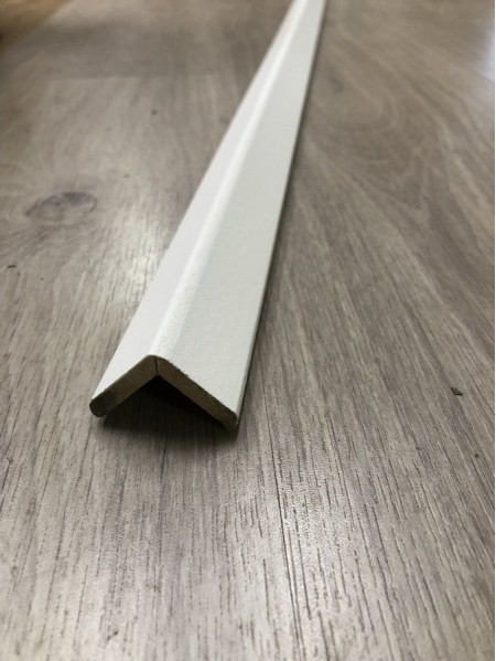 Baguette d'angle MDF prépeinte blanc 28 x 28 de 2.44 m