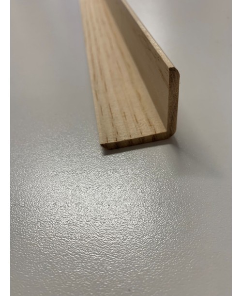 Baguette d'angle Pin 37 x 37 de 2.40 m
