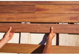 Quel revêtement de sol bois choisir pour une pièce humide ?